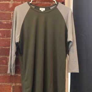 Lularoe Randy tee